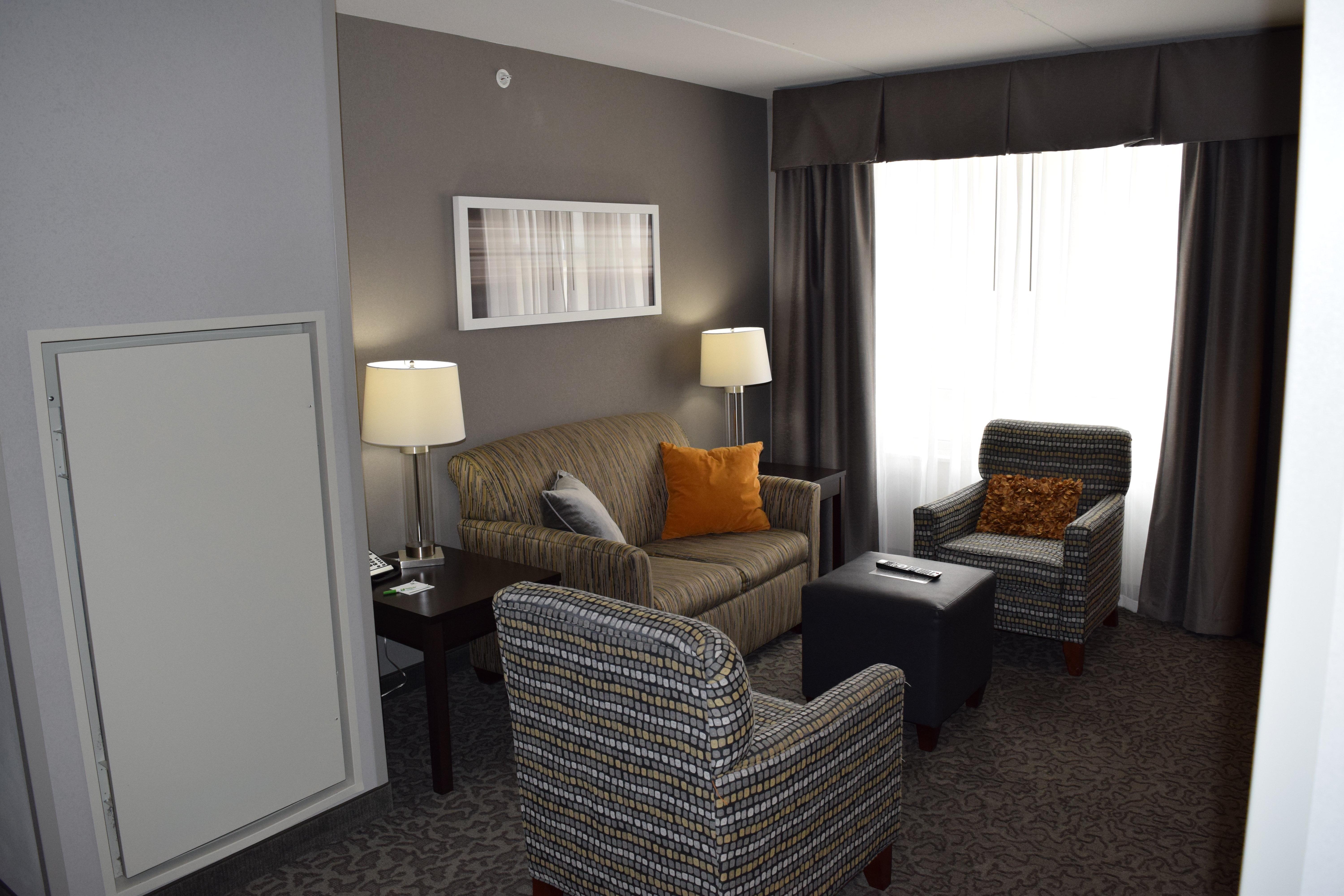 Holiday Inn And Suites East Peoria By Ihg Exterior foto